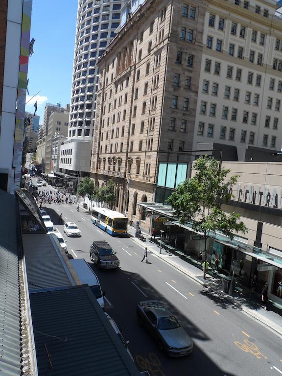 بيت شباب Base Brisbane Embassy المظهر الخارجي الصورة