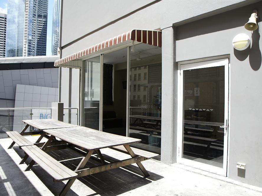 بيت شباب Base Brisbane Embassy المظهر الخارجي الصورة