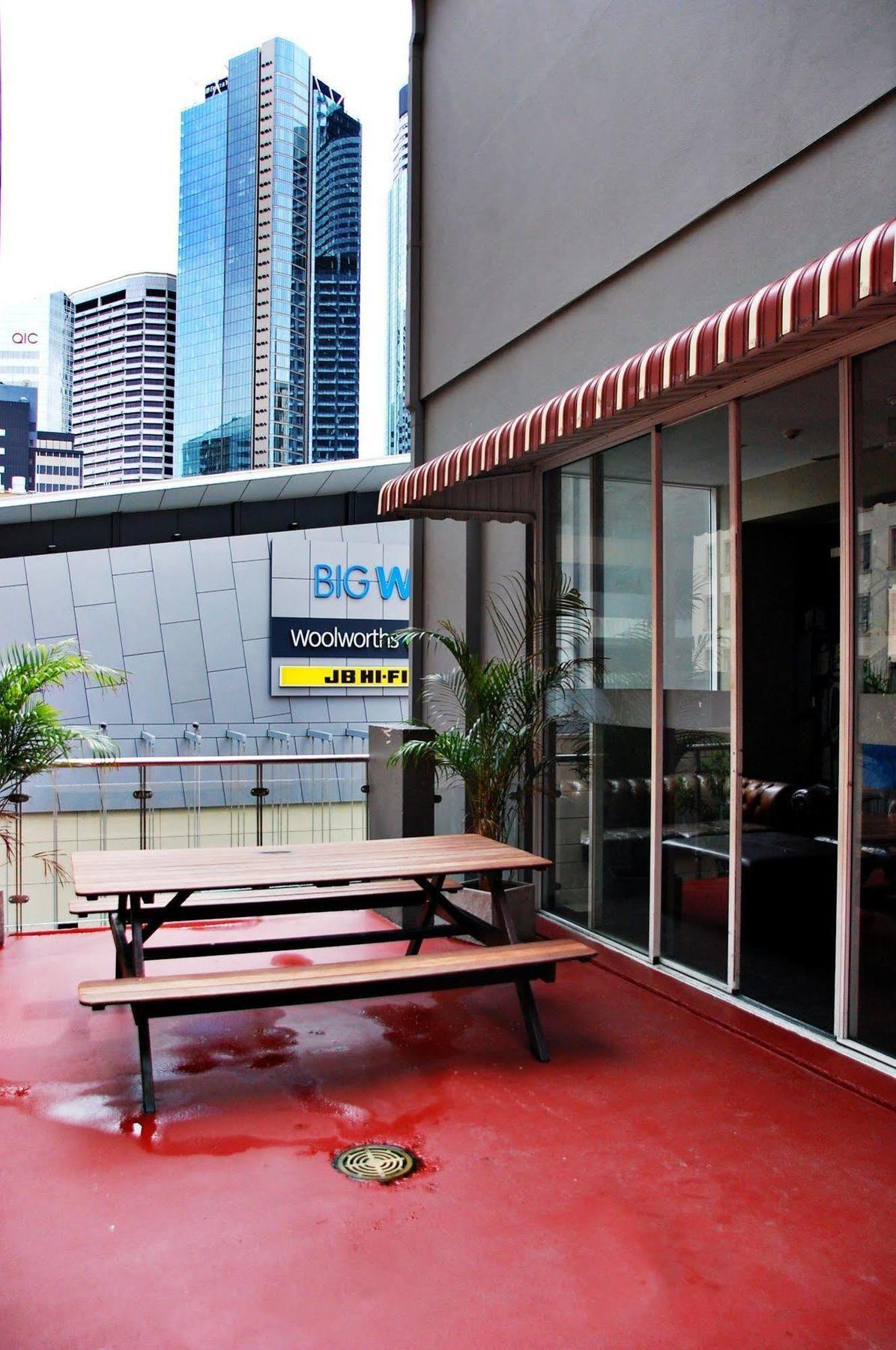 بيت شباب Base Brisbane Embassy المظهر الخارجي الصورة